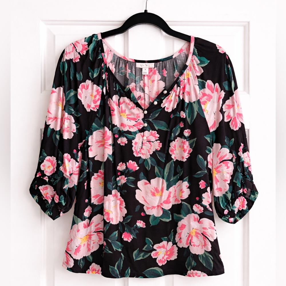 Chic Floral Women's Blouse in Black and Pink